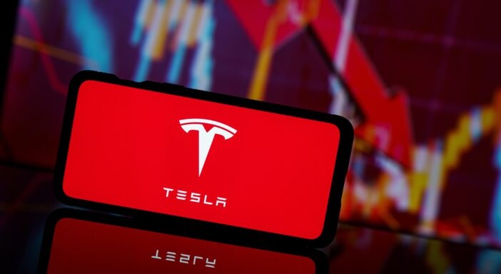 Tesla zešílela a cílí na kapitalizaci 8,5 bilionu dolarů. Je to vůbec reálné?