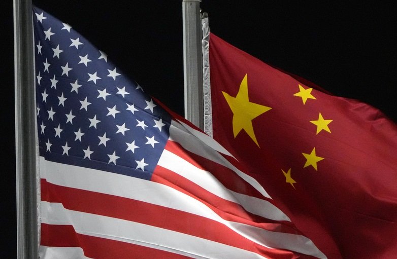 Čína tasí bateriovou zbraň proti USA. Hrozí další obchodní potyčky?